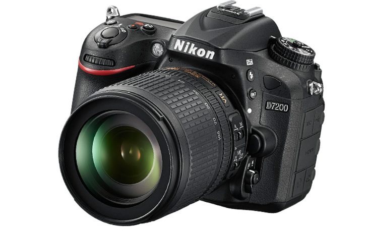 Nikon_D7200_18_105_front34l.png